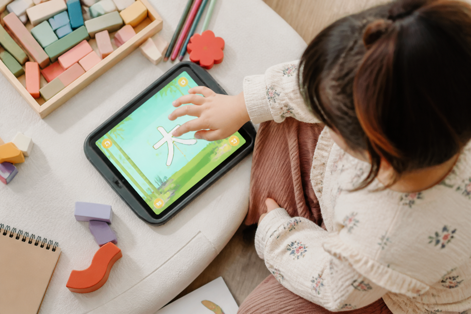 Why a top rated kids spanish language tablet app works for pre-readers