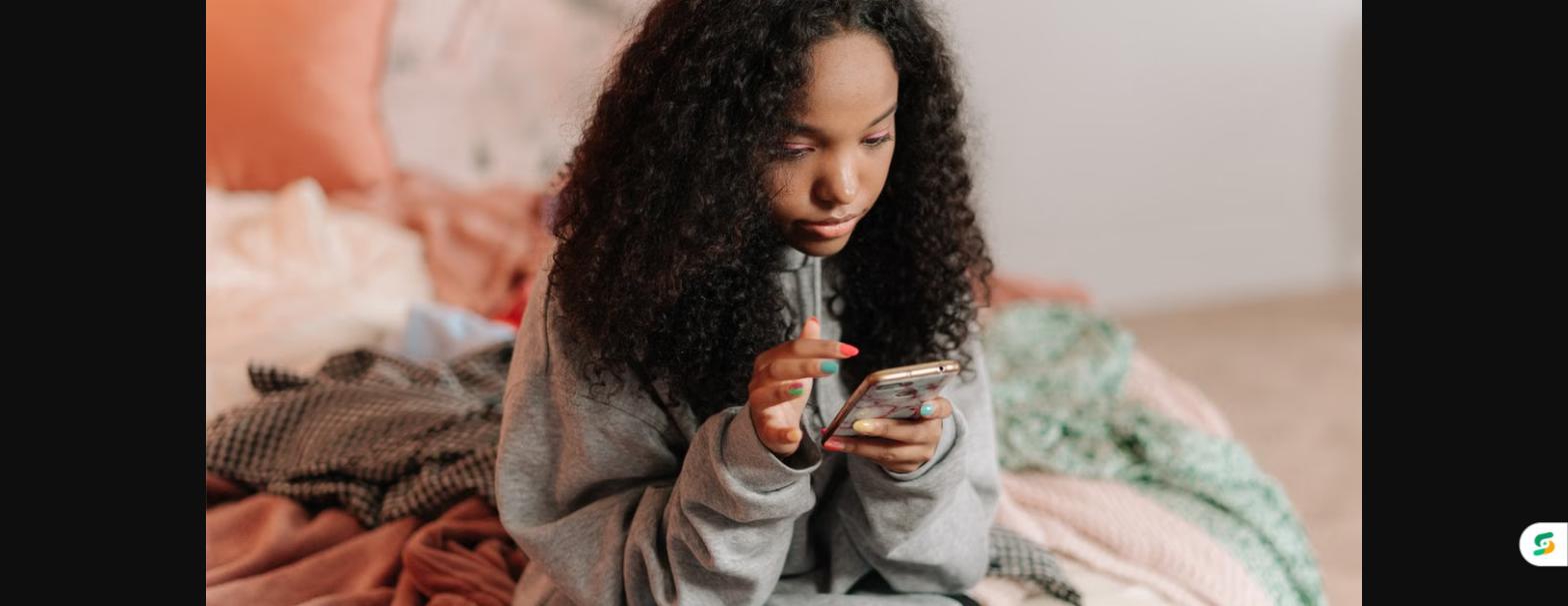 How to Set Healthy Boundaries With Social Media as a Student