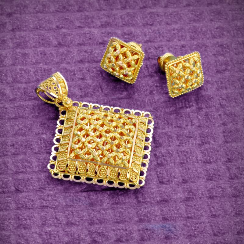 Choosing The Perfect Gold Pendant Set To Elevate Your Look