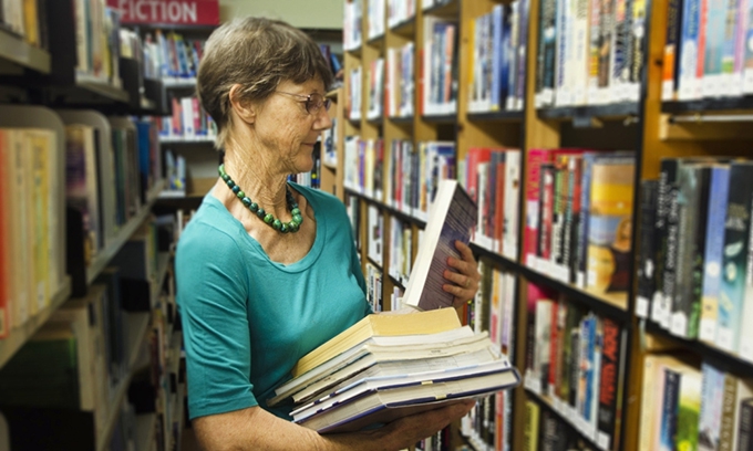 Protecting LGBT+ students from discrimination: the role of librarian teachers