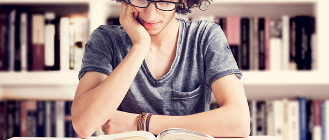 Deep reading in times of scrolling: how to read with intention again
