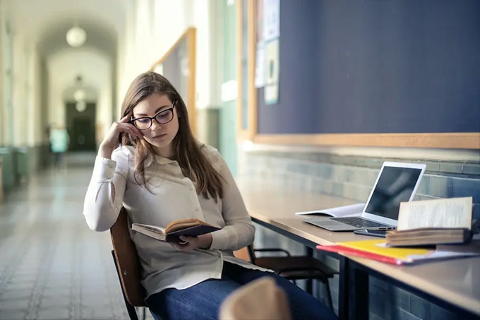 Doctorate: The invisible costs of the thesis, between overwork and anxiety