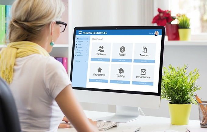 Training and Onboarding Strategies for Recruiters Using New Software