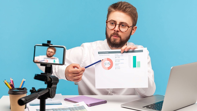 6 simple questions to tell if a ‘finfluencer’ is more flash than cash