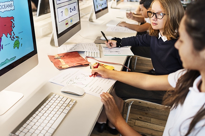 How to balance technology use with learning experiences