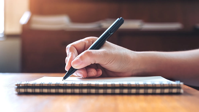 Writing by hand and pausing helps you remember