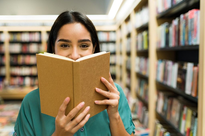 College professors face an emerging challenge: We know students are no longer reading entire books