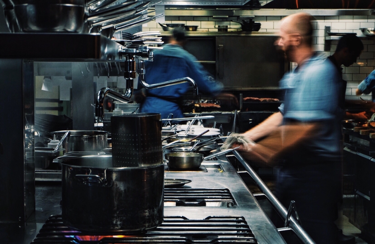 The Benefits of a Wood-Burning Commercial Grill