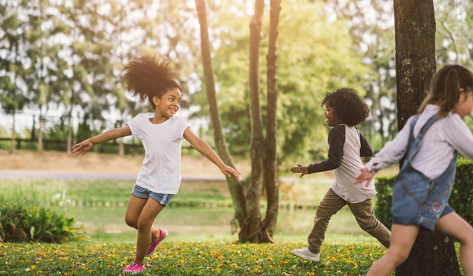 How to use a trip to the playground to help your children strengthen their memory