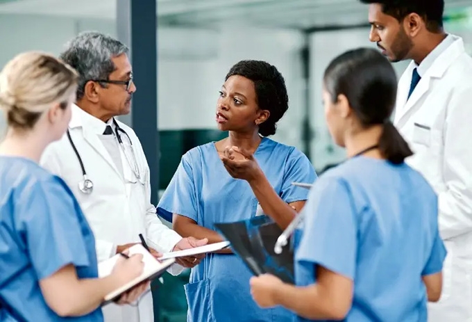 Reasons to consider a career in  healthcare