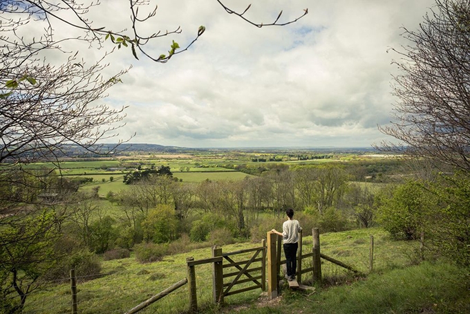 In the countryside, why do young people turn away from public places?