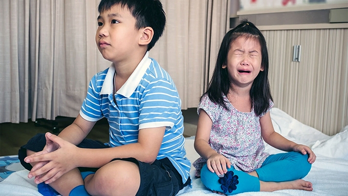 ‘I had it first!’ 4 steps to help children solve their own arguments