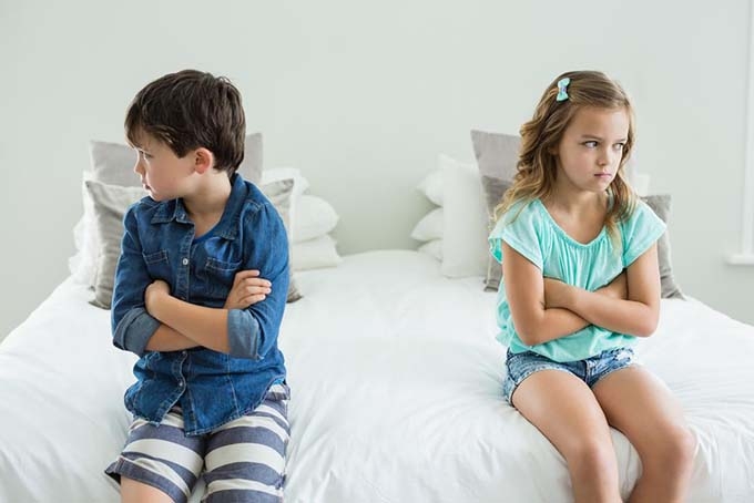 Sibling Fights: Should Parents Intervene?