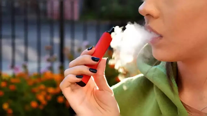 Everyone is NOT doing it: how schools and parents should talk about vaping