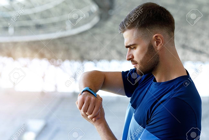 Why some amateur athletes are giving up on smartwatches