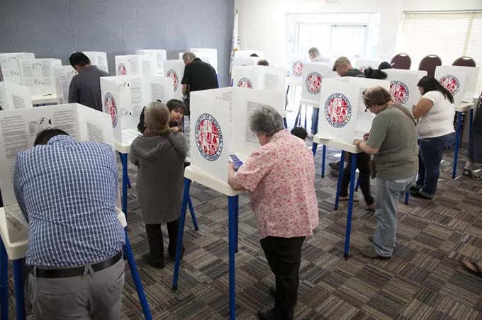 Students gain confidence in US democracy by participating in elections and campaigns for their homework