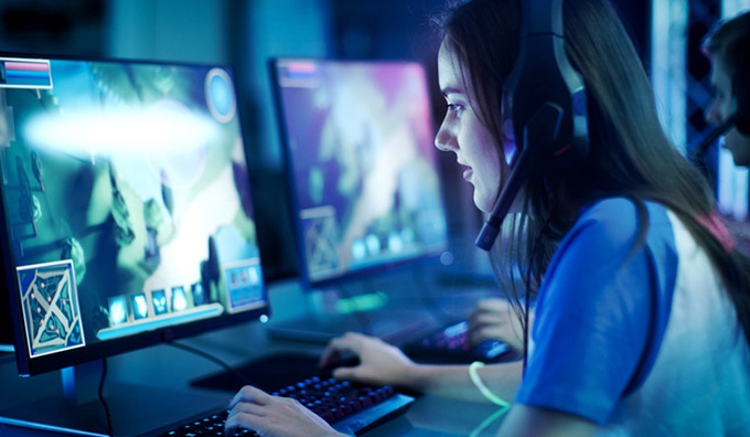 Video games: do teenage girls play like boys?