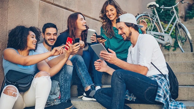 The role of friends in adolescent digital well-being