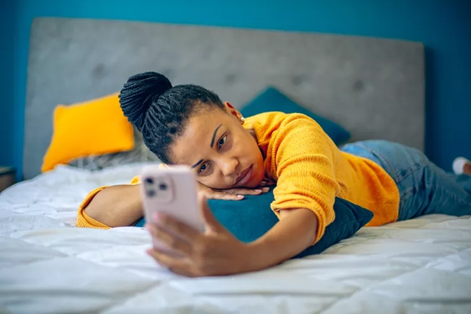 Fear of Missing Out: Between Social Brain and Collective Anxiety