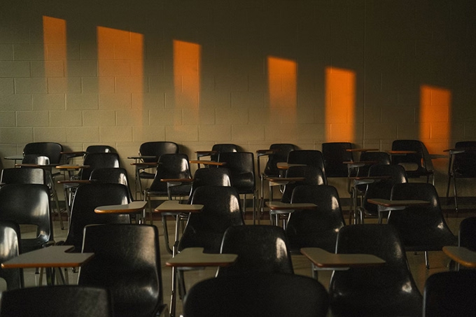 Optimal learning space: Choosing the right desks